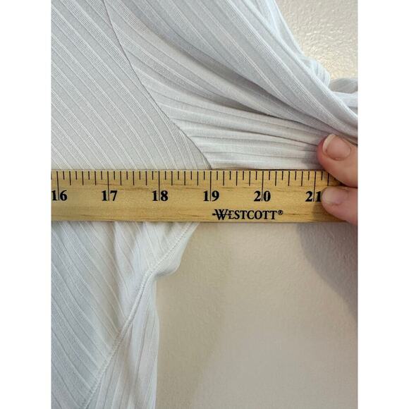 Athleta Womens White Essence Ribbed Turtleneck Work Travel Athleisure Size Small - Picture 6 of 7